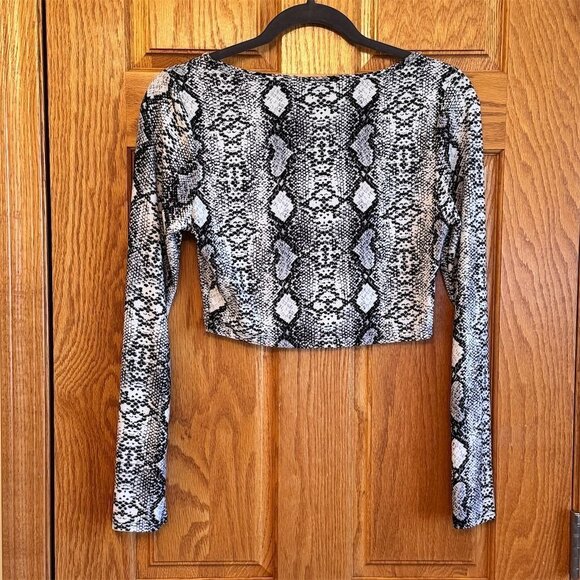 Windsor Women's Multicolor Snake Print Long Sleeve Crop Top Size M - Picture 1 of 4
